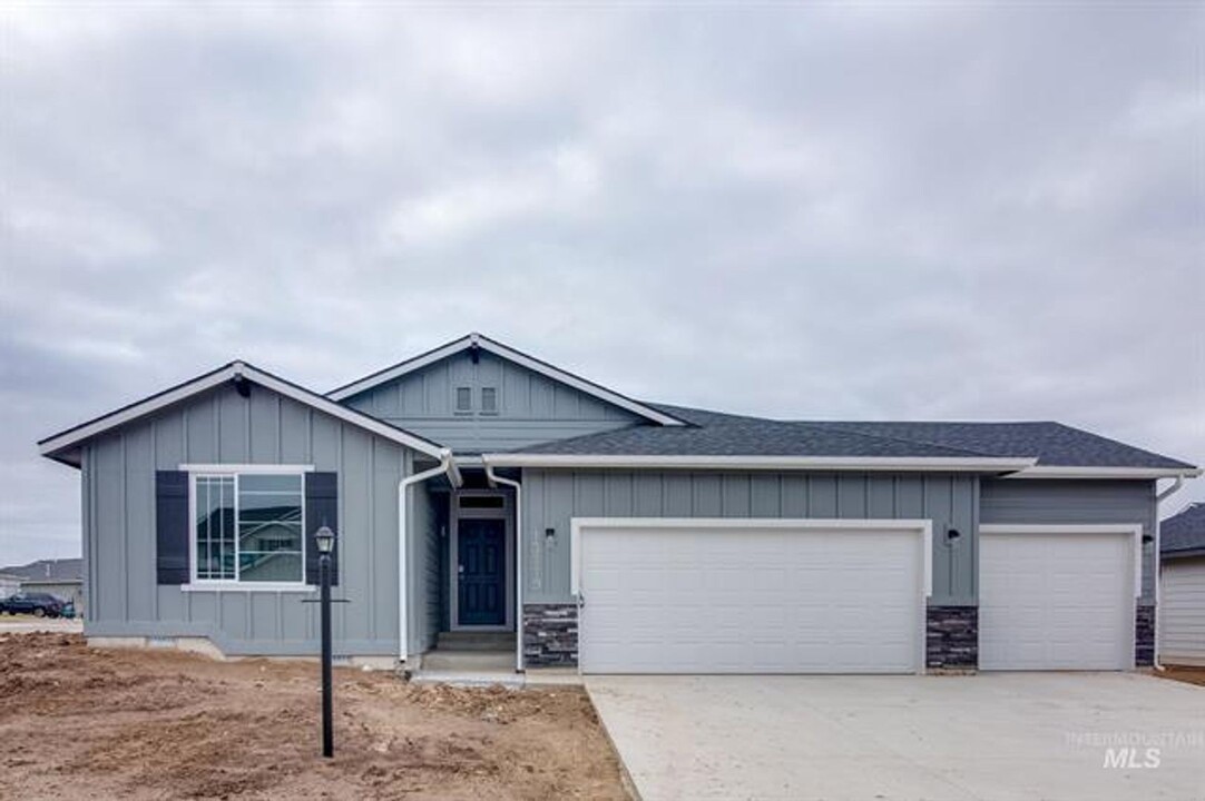 13119 S Wind River Ave in Nampa, ID - Building Photo