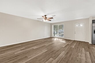 3322 1st Ave S in Texas City, TX - Building Photo - Building Photo