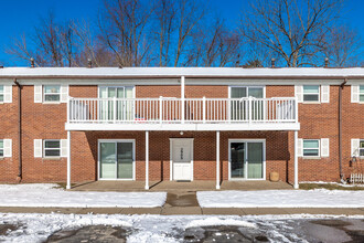 Park Madison Apartments in Burlington, IA - Building Photo - Building Photo