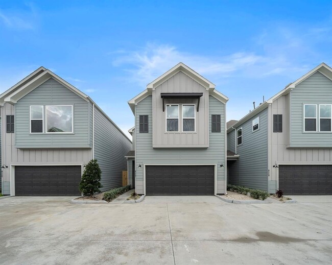 8119 Esther Acres Ln in Houston, TX - Building Photo - Building Photo