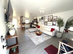 137 N Nowell St in Orlando, FL - Building Photo - Building Photo