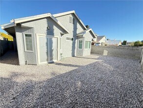 7029 English Mist Cir in Las Vegas, NV - Building Photo - Building Photo