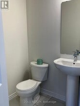 47 Bayardo Dr in Oshawa, ON - Building Photo - Building Photo