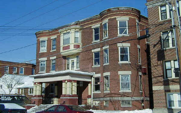 19 Hancock St in Everett, MA - Foto de edificio - Building Photo