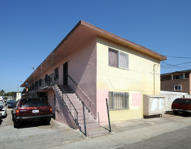 9018 S Compton Ave in Los Angeles, CA - Building Photo - Building Photo