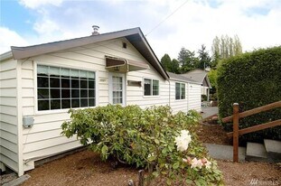 1024 SW 120th St in Seattle, WA - Building Photo