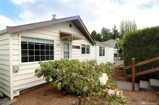 1024 SW 120th St in Seattle, WA - Foto de edificio