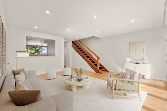 630 Raymond Ave in Santa Monica, CA - Building Photo - Building Photo
