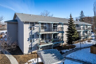 1150 Mckinnon Dr NE in Calgary, AB - Building Photo - Building Photo