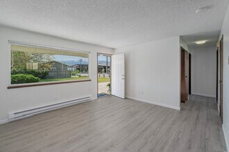 1037 Eastmont Ave-Unit -1037 in East Wenatchee, WA - Building Photo - Building Photo