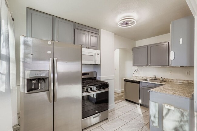 1980 Galena St in Aurora, CO - Foto de edificio - Building Photo