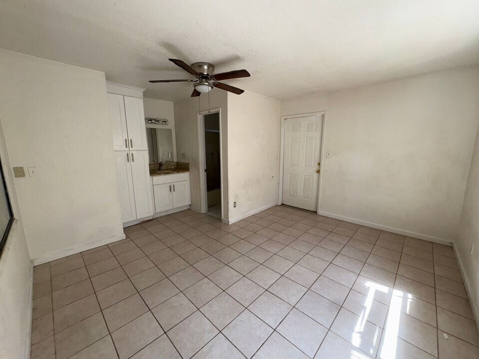 939 Baldwin Rd in Bakersfield, CA - Building Photo