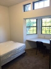 1002SEC in Champaign, IL - Building Photo - Interior Photo