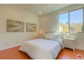 5303 Satsuma Ave in North Hollywood, CA - Building Photo - Building Photo
