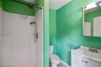 811 US-9 in Lanoka Harbor, NJ - Building Photo - Building Photo
