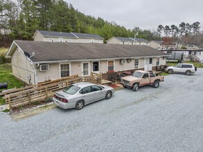 Rosemary Creek in Roxboro, NC - Building Photo - Building Photo