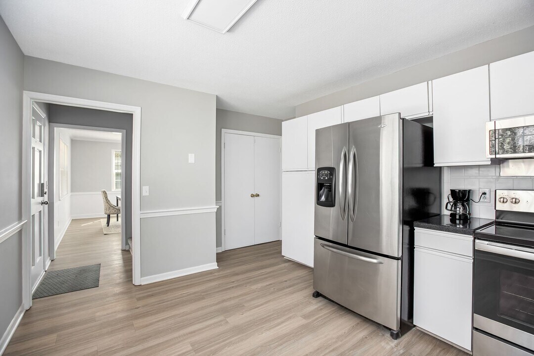 4854 Tiffany Ave in Winston-Salem, NC - Building Photo