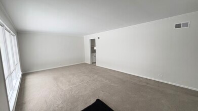 2244 Scott Rd in Northbrook, IL - Building Photo - Building Photo