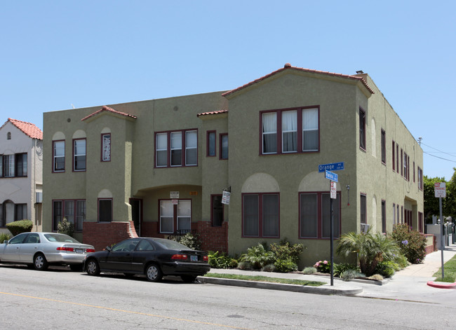 336-346 Orange Ave in Long Beach, CA - Foto de edificio - Building Photo