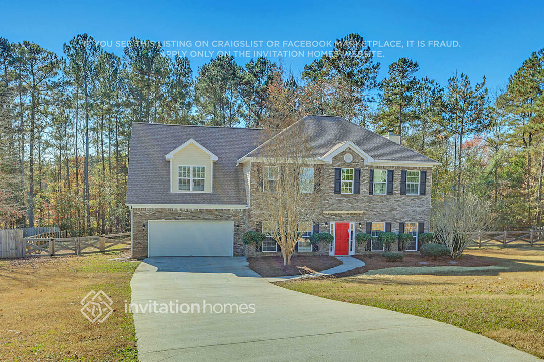 100 Ardella Dr in Covington, GA - Foto de edificio