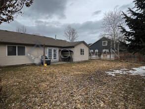 1106 Cardinal Dr in Belgrade, MT - Building Photo - Building Photo