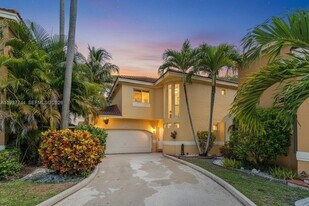 11407 Lakeview Dr in Coral Springs, FL - Building Photo