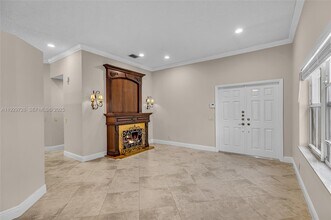 949 Tanglewood Cir in Weston, FL - Building Photo - Building Photo