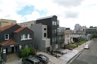 2970 Summit St in Oakland, CA - Foto de edificio - Building Photo