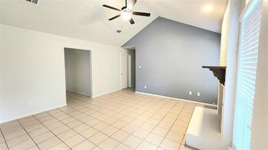 2700 Larkspur Ln in Rowlett, TX - Building Photo - Building Photo