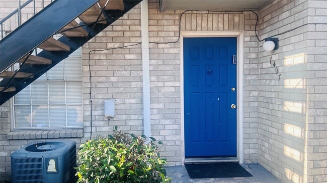 property at 9797 Leawood Blvd