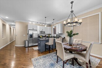 1753 N Artesian Ave in Chicago, IL - Building Photo - Building Photo