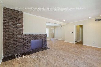 19520 Haynes St in Los Angeles, CA - Building Photo - Building Photo