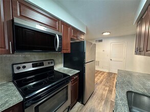 110 NE 19th Ave in Deerfield Beach, FL - Building Photo - Building Photo