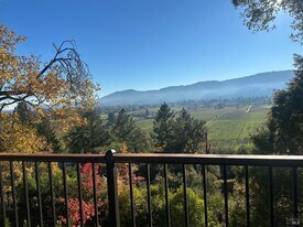 121 Knoll Pl in St Helena, CA - Building Photo