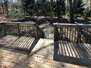 1015 Eastview Rd NE in Conyers, GA - Foto de edificio - Building Photo