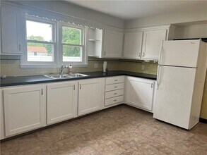 108 Airport Rd in Warwick, RI - Building Photo - Building Photo