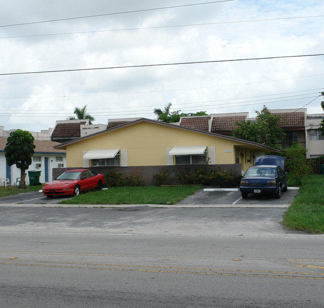 5641 NW 15th St in Fort Lauderdale, FL - Building Photo - Building Photo