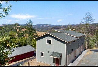 2320 Calistoga Rd in Santa Rosa, CA - Building Photo - Building Photo