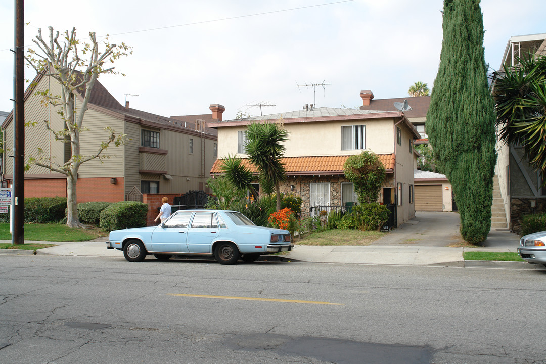 249 W Stocker St in Glendale, CA - Building Photo