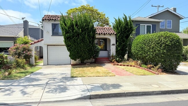property at 3226 Washington St