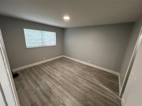 6840 Pembroke Rd in Miramar, FL - Building Photo - Building Photo