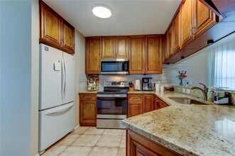 7214 S De Soto St in Tampa, FL - Building Photo - Building Photo