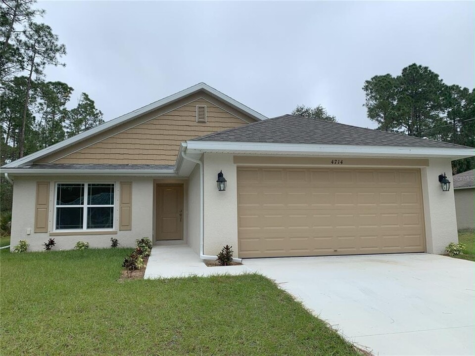 4714 Badali Rd in North Port, FL - Building Photo