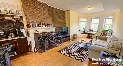 1407 Beacon St, Unit #3 in Brookline, MA - Building Photo - Building Photo