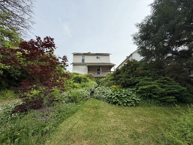 102 W Chartes St in New Castle, PA - Foto de edificio - Building Photo