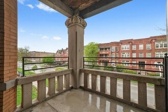 1519 E Marquette Rd in Chicago, IL - Building Photo - Building Photo