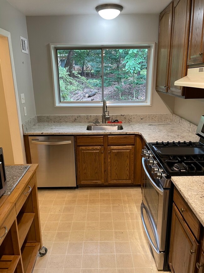 10600 Montrose Ave, Unit Parkside