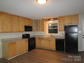 131 Butterfield Cir in Statesville, NC - Building Photo - Building Photo