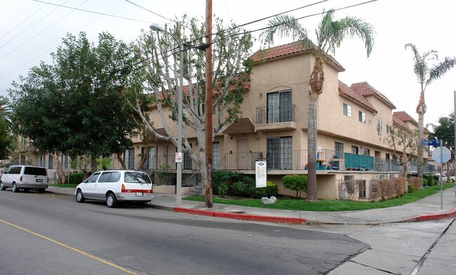 Primero Valerio Apartments in Van Nuys, CA - Building Photo - Building Photo