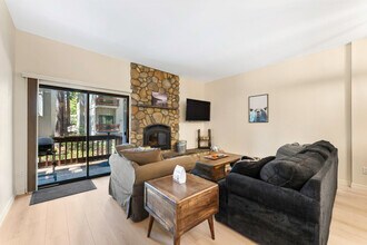 807 Alder Ave in Incline Village, NV - Building Photo - Building Photo